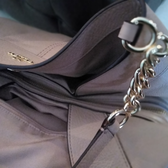 Light pink coach purse - Picture 4 of 9